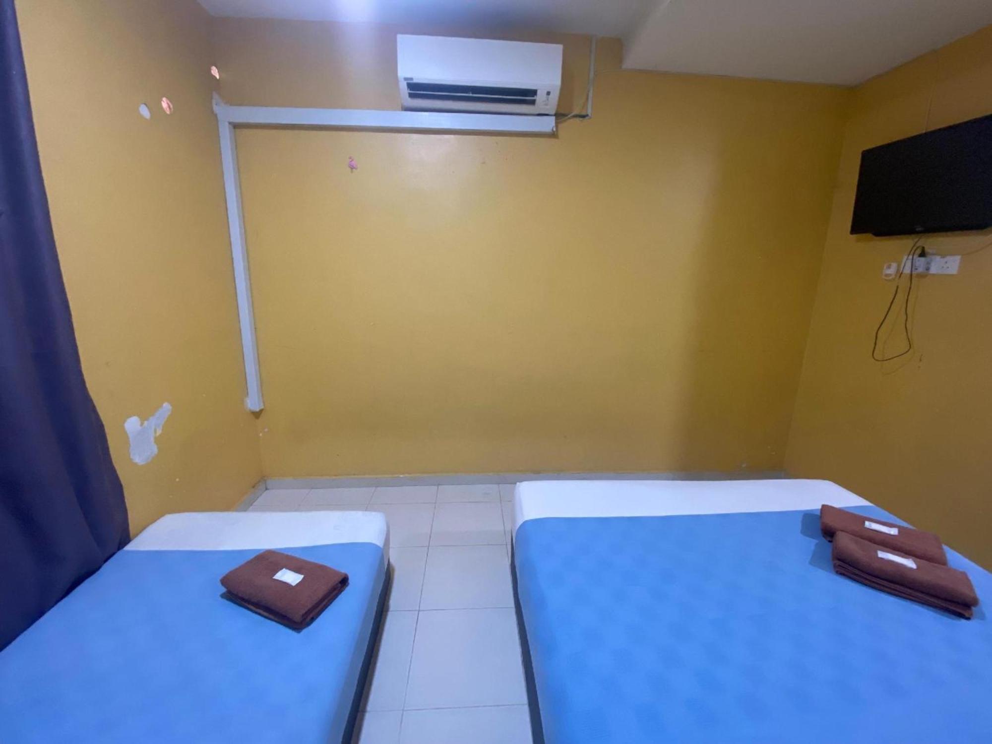 Oyo 91065 Hotel De Anjung Muadzam Shah Kültér fotó