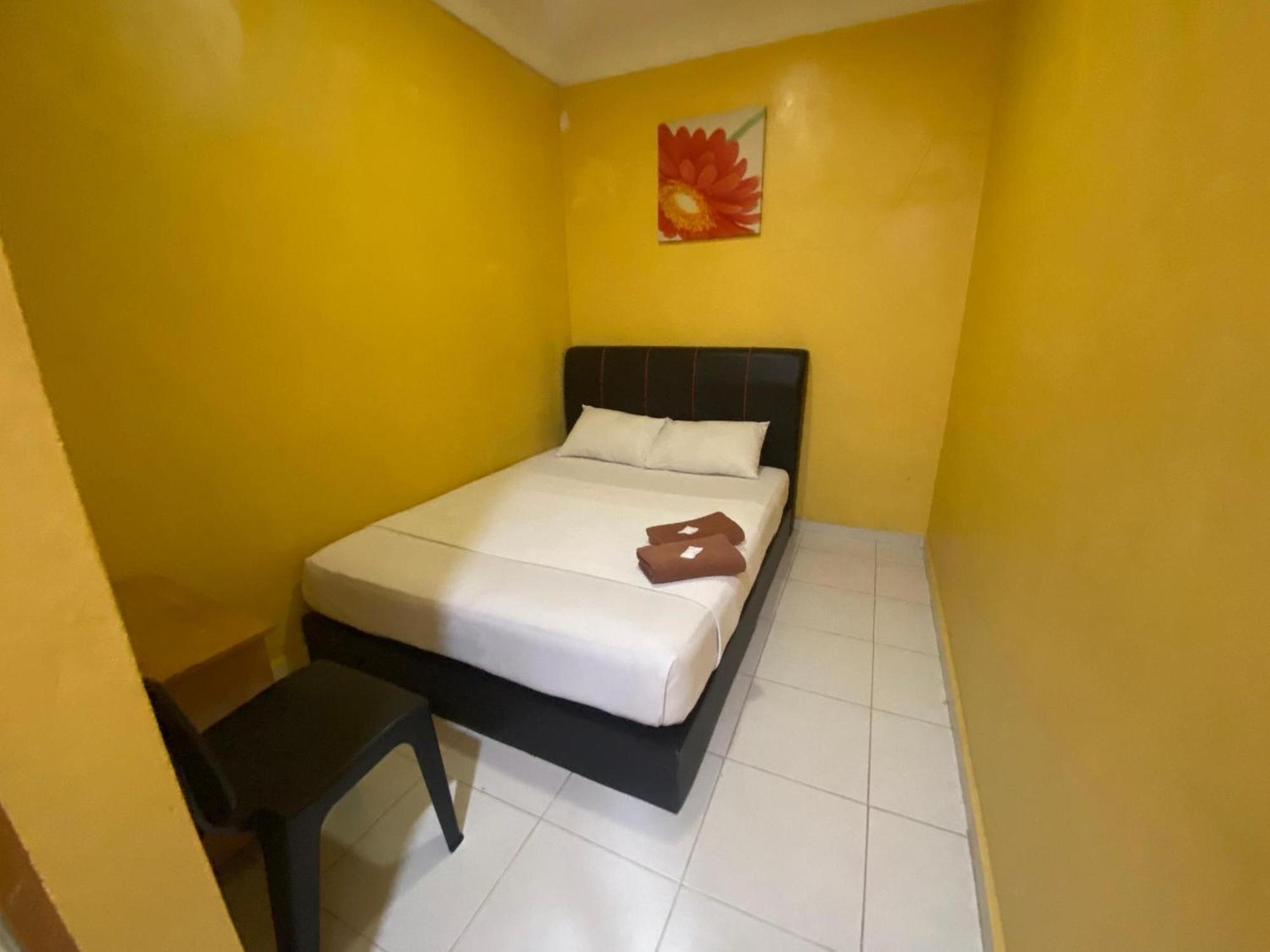 Oyo 91065 Hotel De Anjung Muadzam Shah Kültér fotó