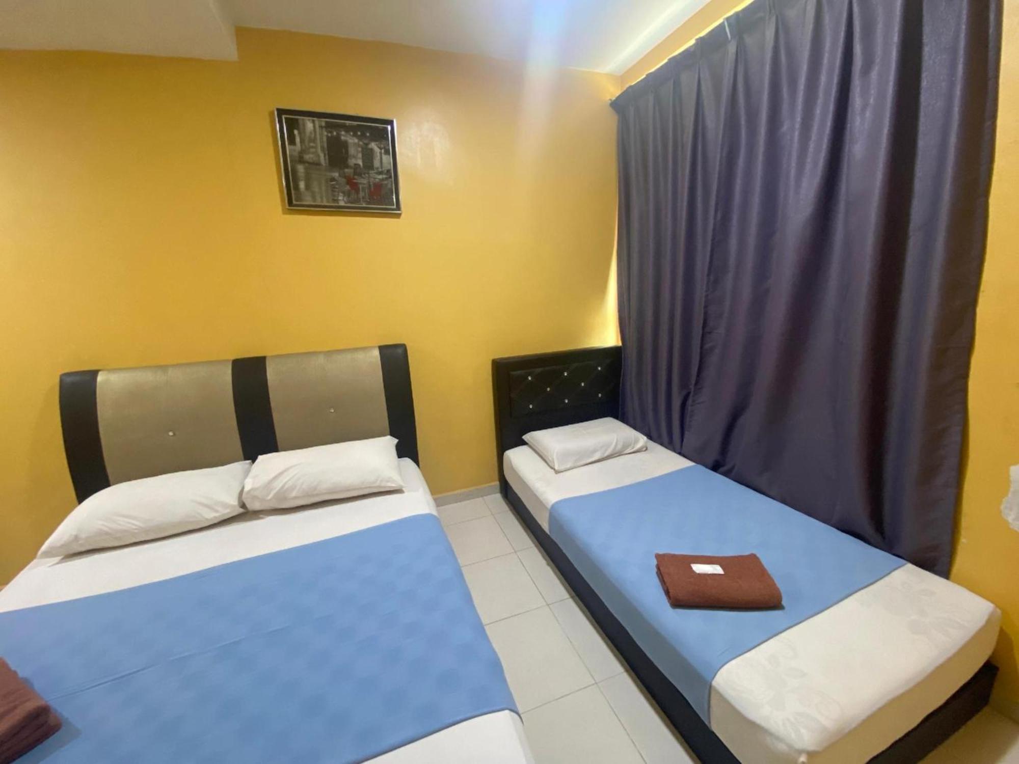 Oyo 91065 Hotel De Anjung Muadzam Shah Kültér fotó