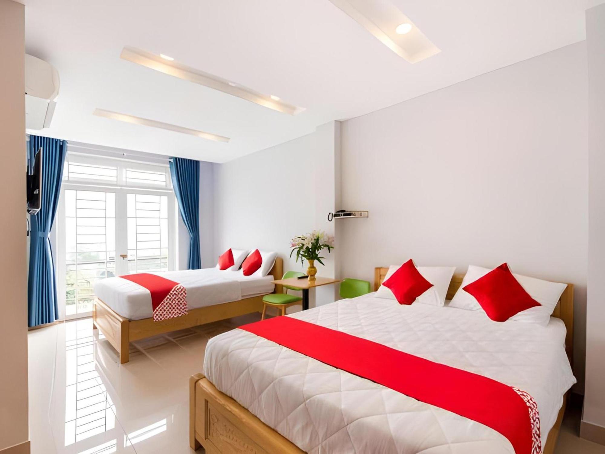Oyo 91065 Hotel De Anjung Muadzam Shah Kültér fotó