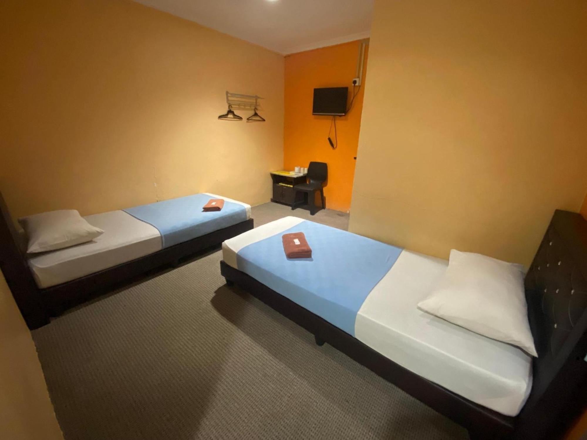 Oyo 91065 Hotel De Anjung Muadzam Shah Kültér fotó
