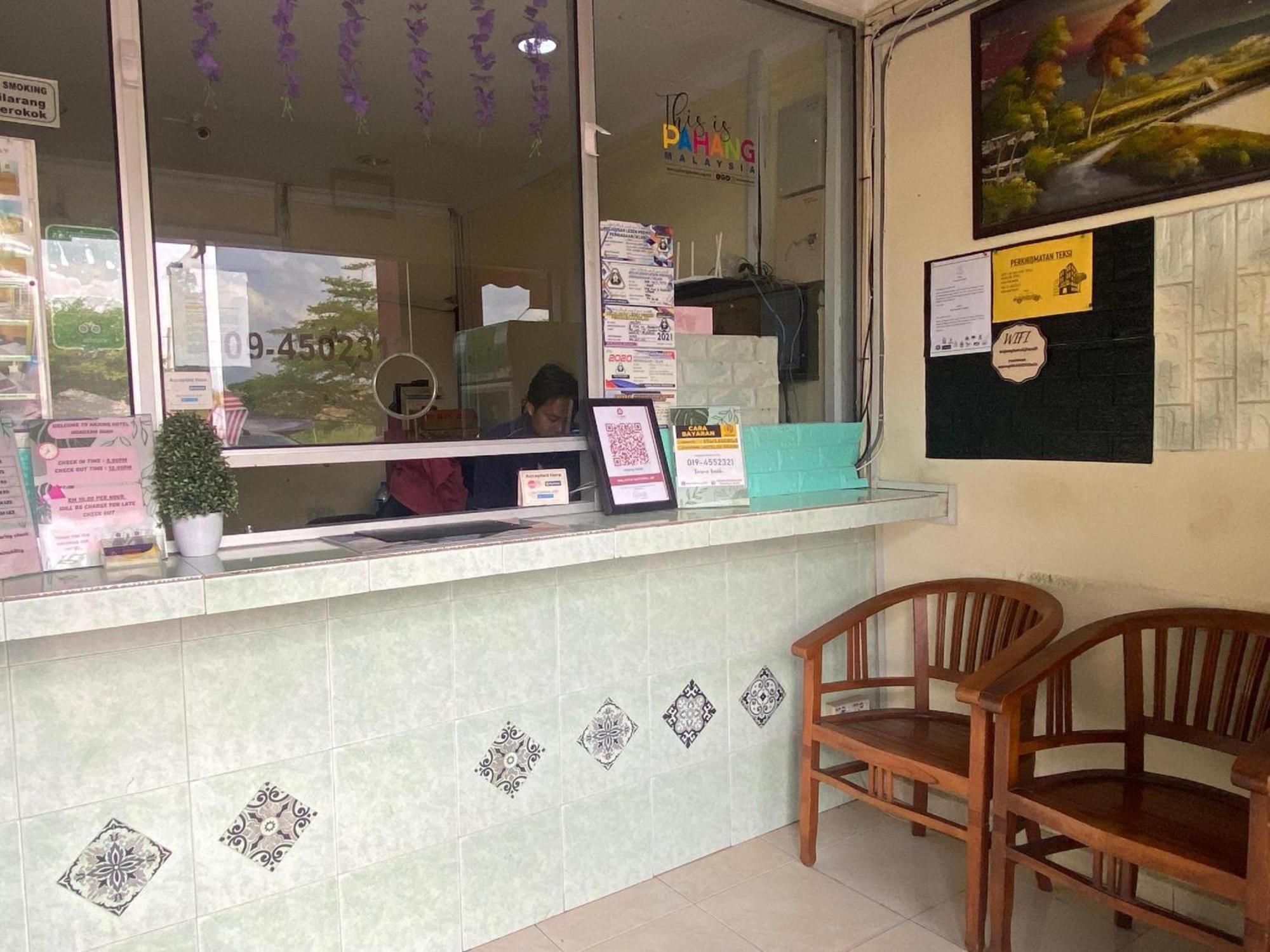 Oyo 91065 Hotel De Anjung Muadzam Shah Kültér fotó