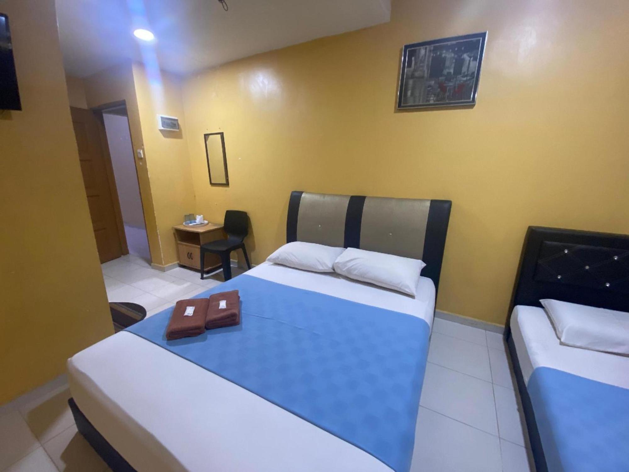 Oyo 91065 Hotel De Anjung Muadzam Shah Kültér fotó