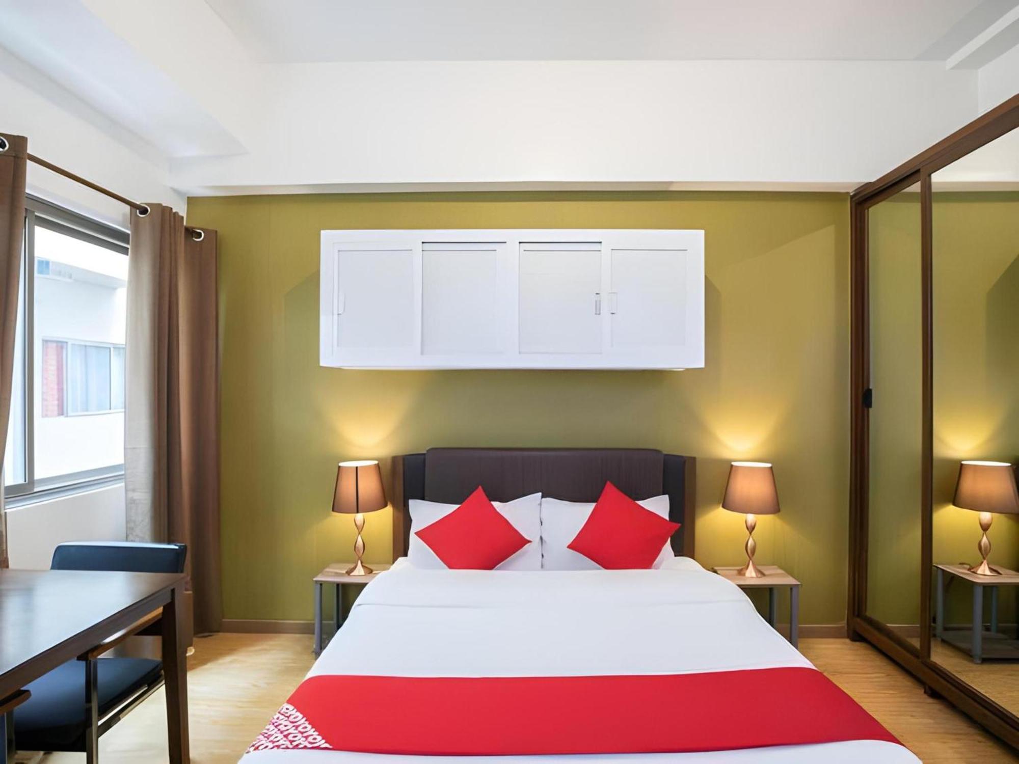 Oyo 91065 Hotel De Anjung Muadzam Shah Kültér fotó