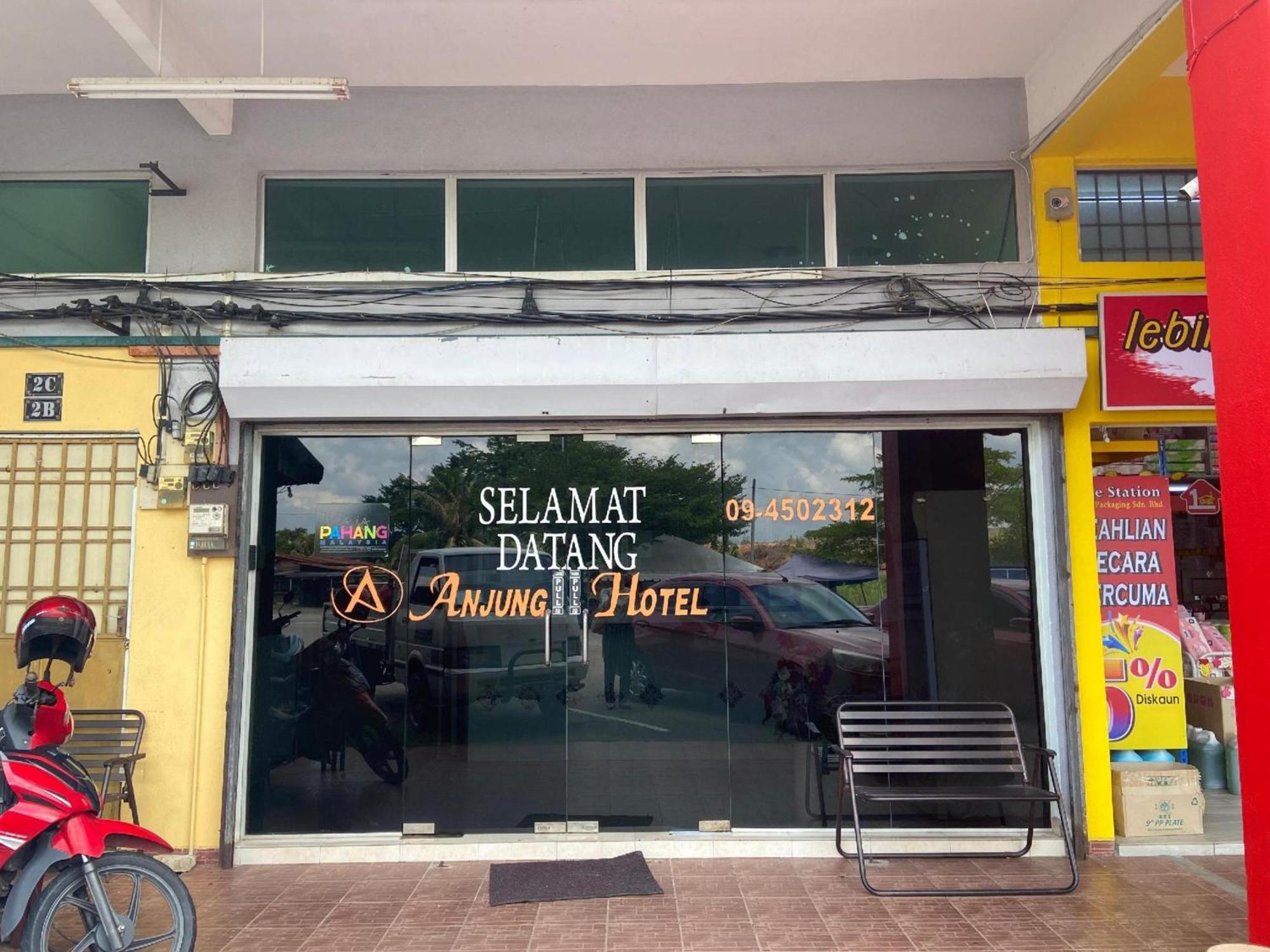 Oyo 91065 Hotel De Anjung Muadzam Shah Kültér fotó